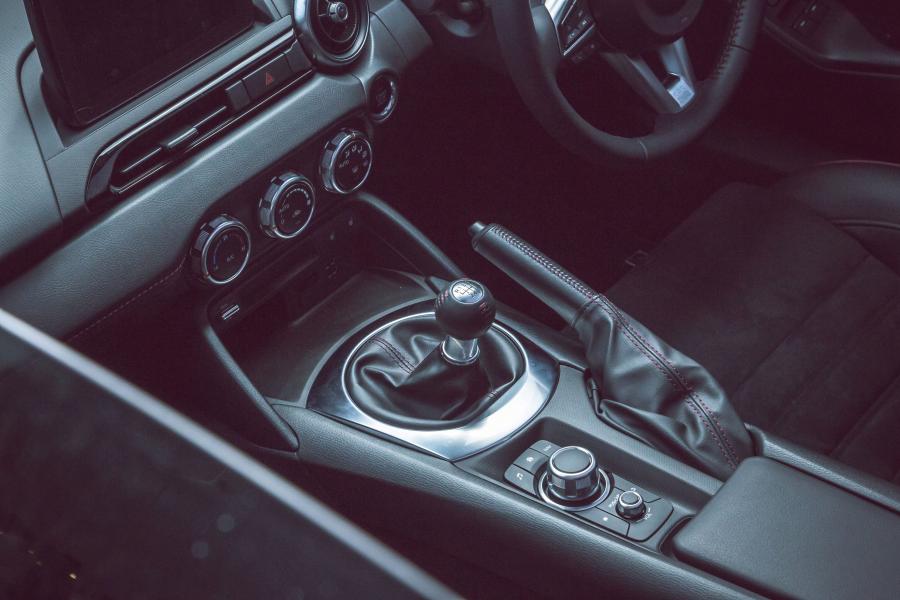 Детали интерьера Mazda MX-5 RF Limited Edition 2018 года  (AU) (фото 14 из 14)